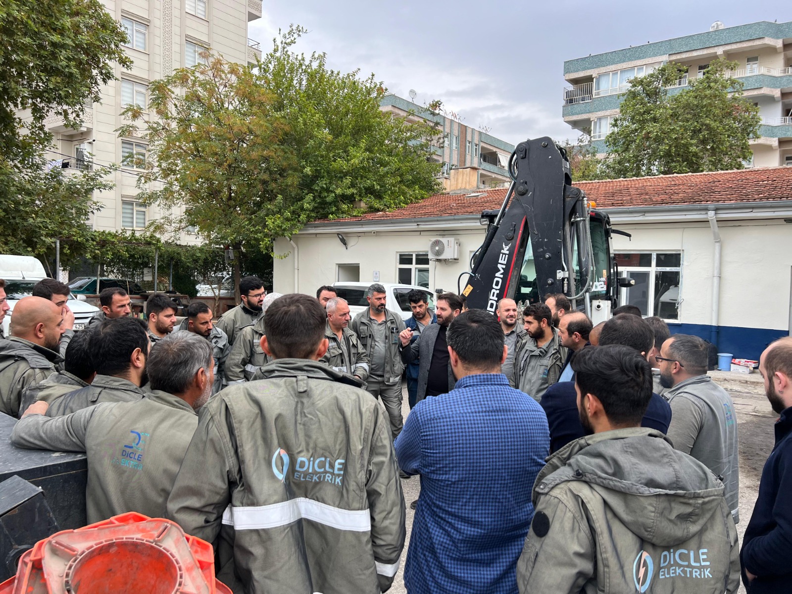 WhatsApp Image 2023-11-23 at 13-25-34 (1)