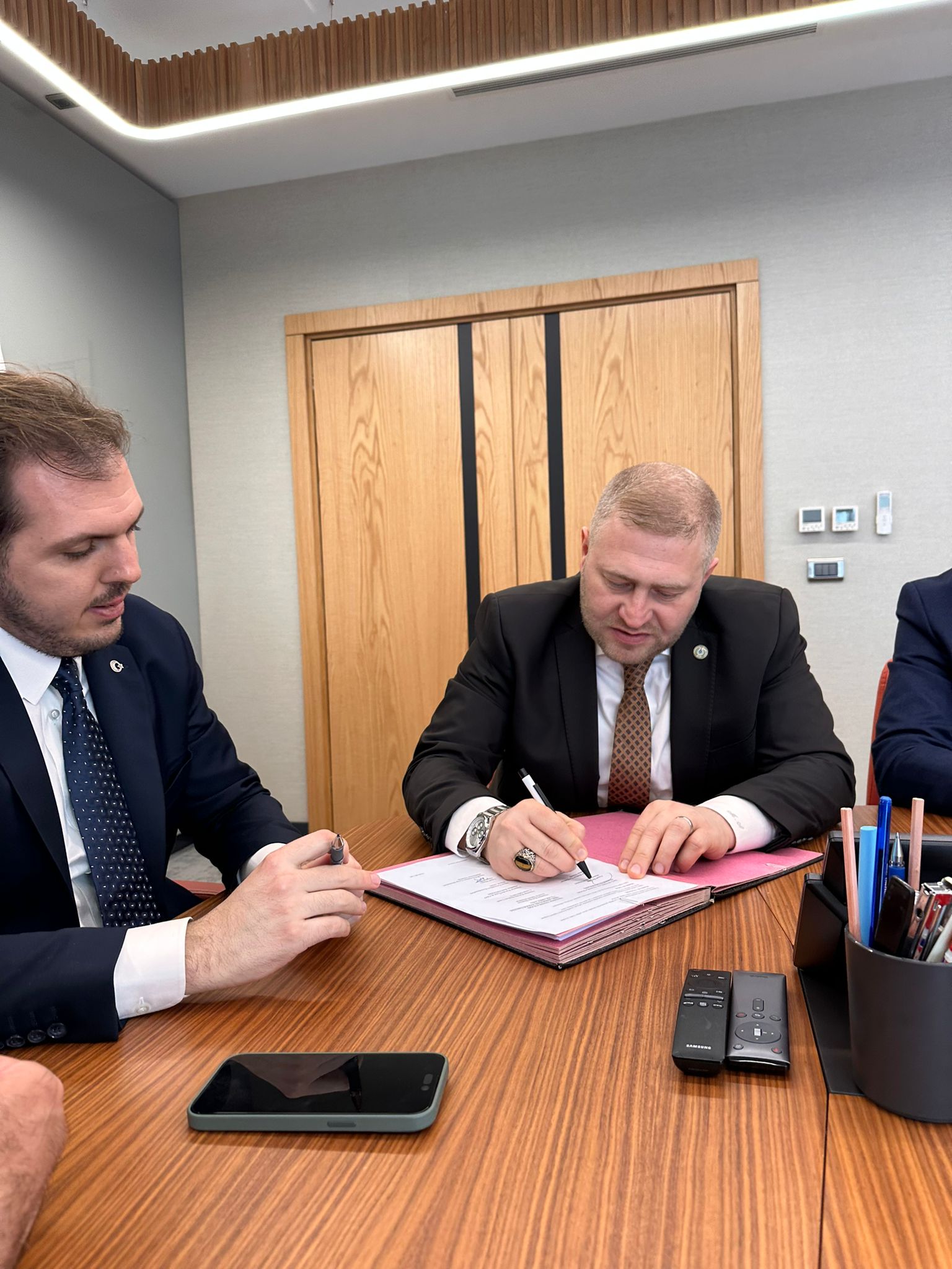 WhatsApp Image 2024-02-06 at 23-04-10 (1)