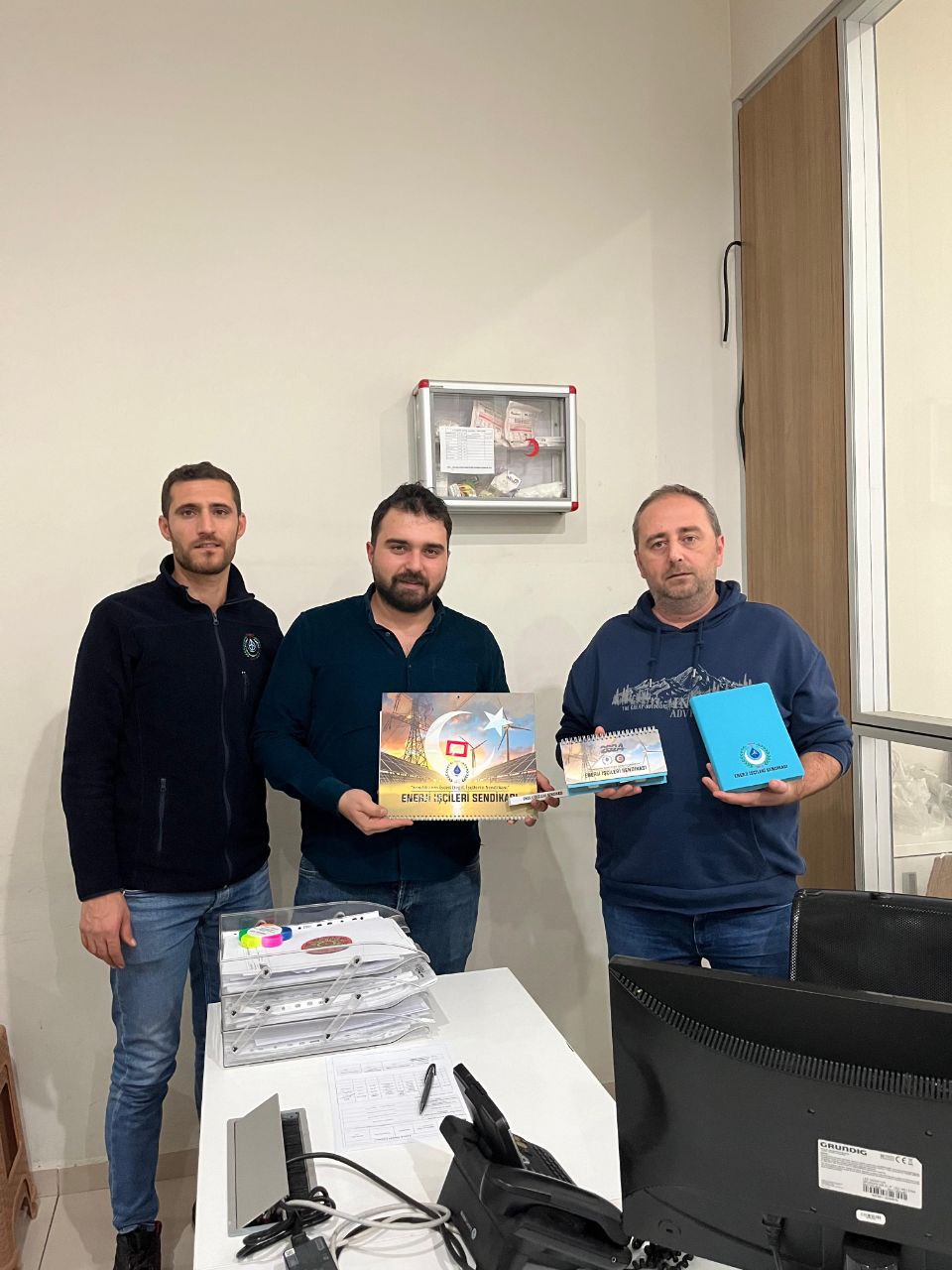 photo_6026254225333403541_y